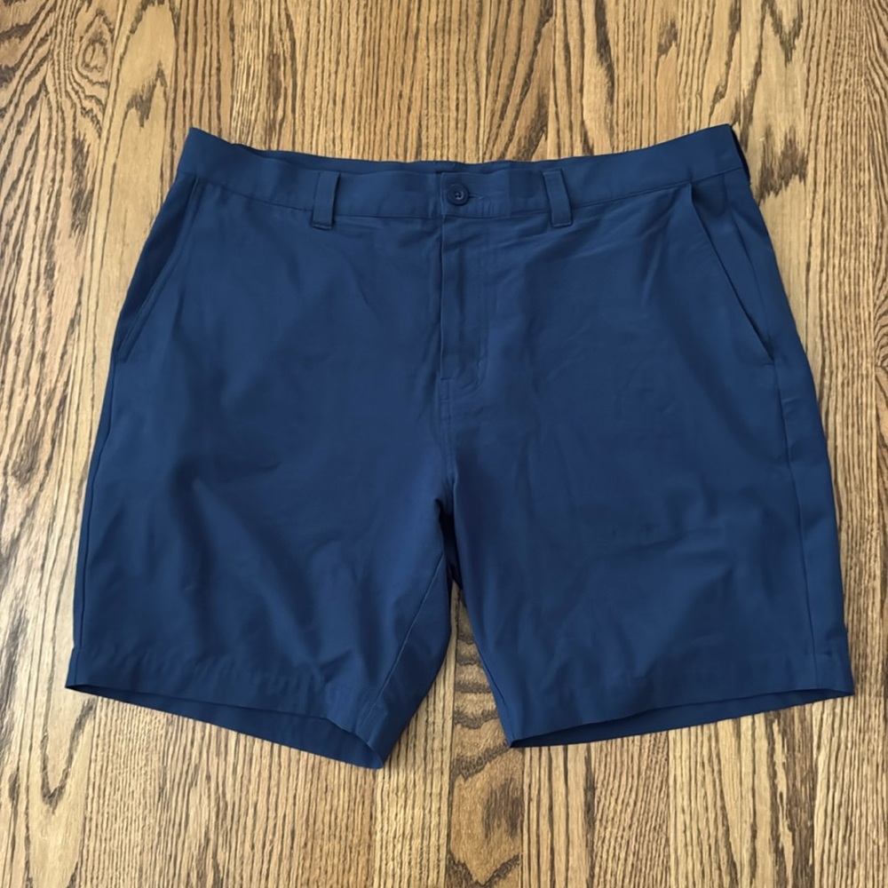 Men’s Travis Mathew Bermuda Short 8in Navy Size 38